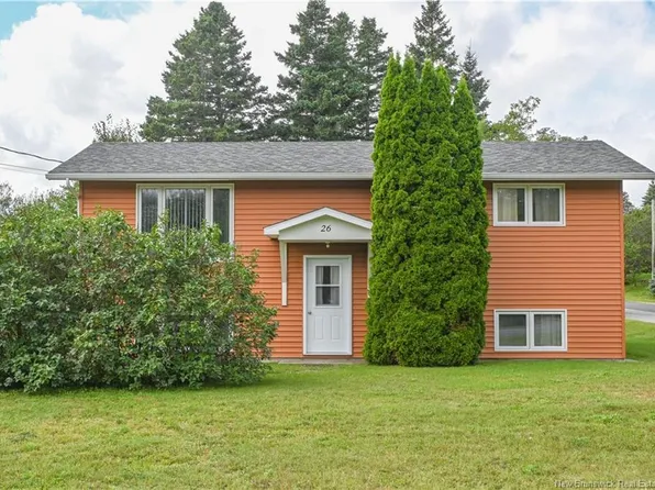 26 Des Patriotes St, Caraquet, NB E1W 1B6