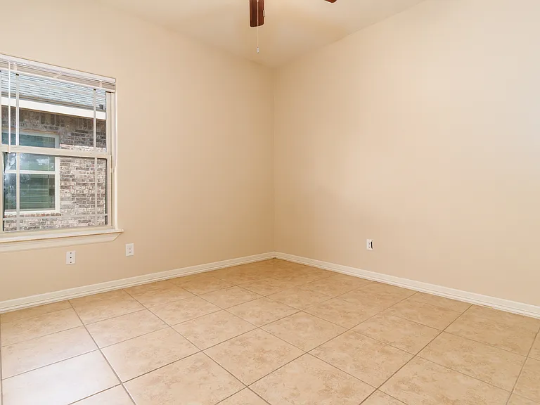 2710 E Garfield Ave #2 — Photo 5