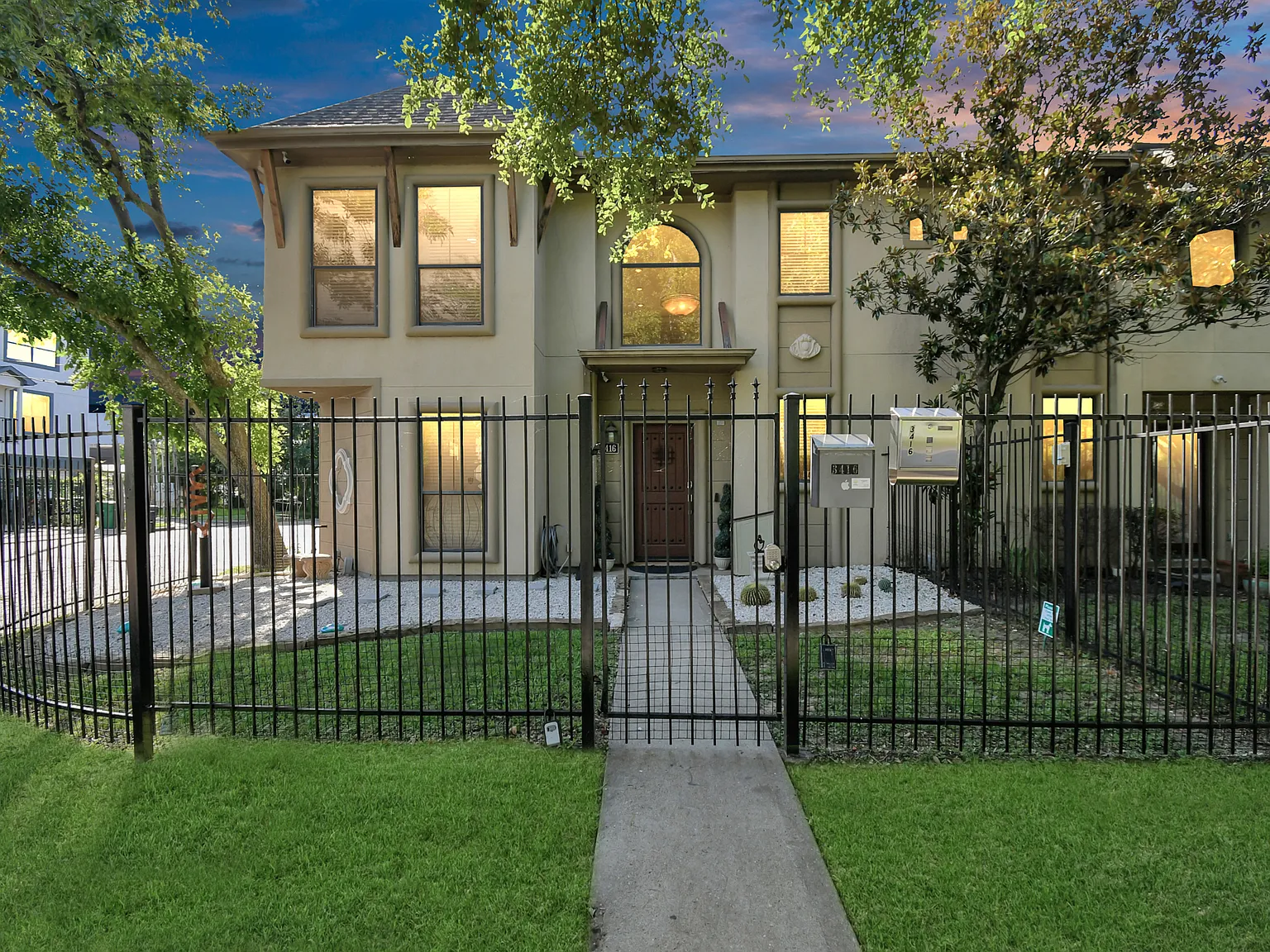 2 bed, 1357 sqft, $2,000 — Photo 1
