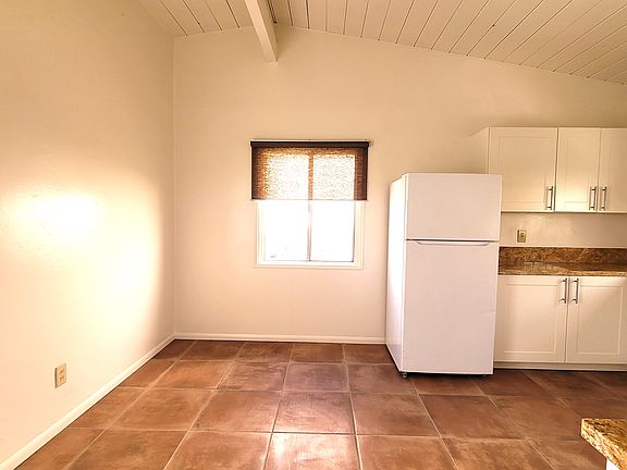 5th image of 2055 Garnet Ave