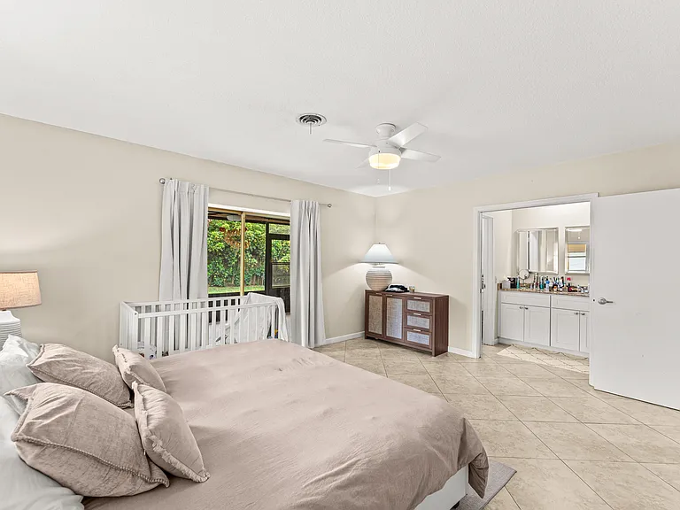 1270 SW 8th St — Photo 17