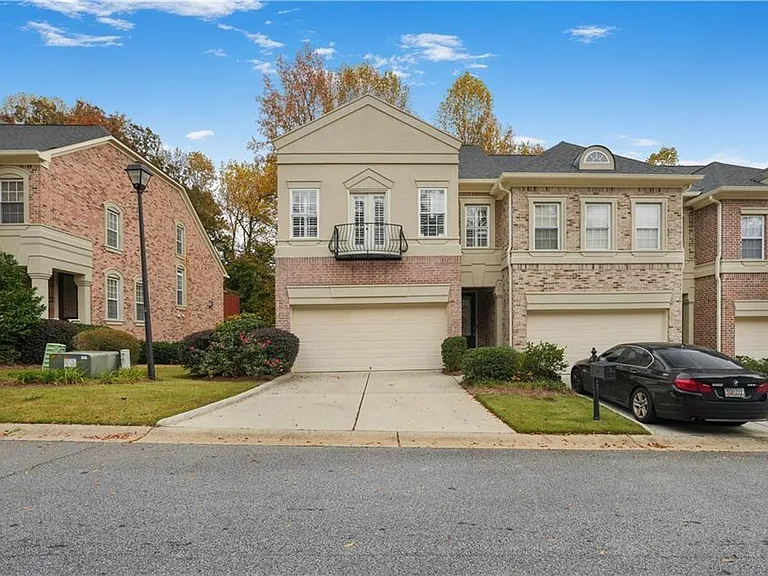 3405 Regent Pl SW — Photo 1