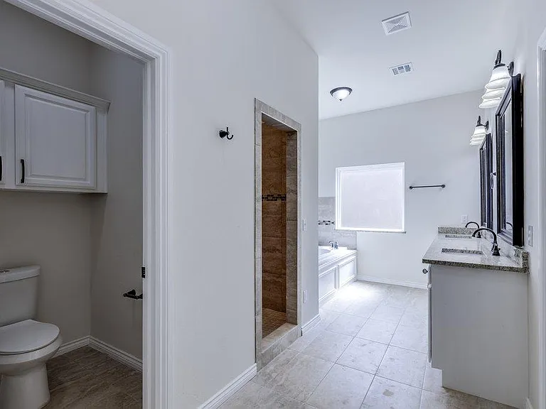 9305 SW 34th St — Photo 18