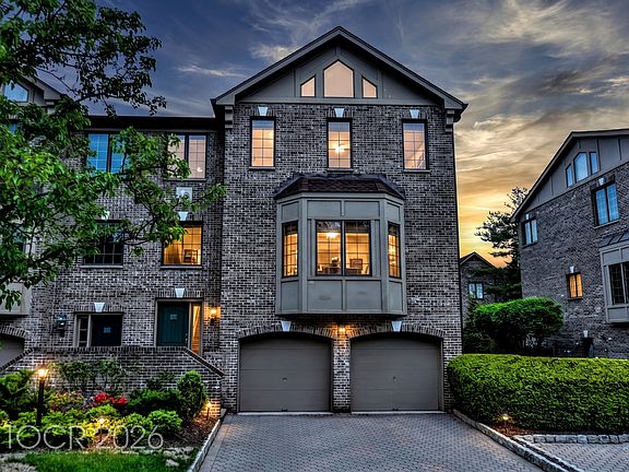 2nd image of 15 Sherbrooke Ct