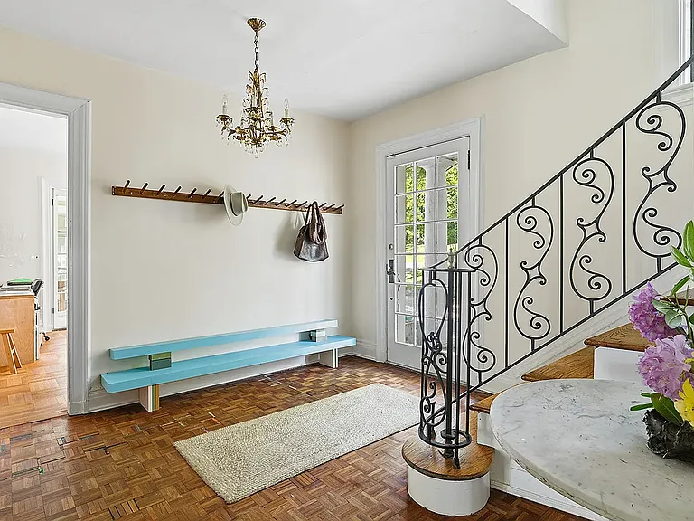 111 Lexow Ave — Photo 7