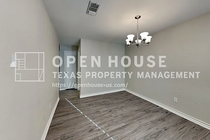 1319 Colony Ct — Photo 8