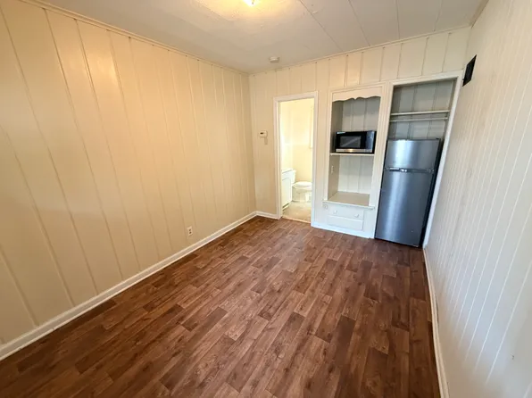 445 W 23rd St #5, Fremont, NE 68025