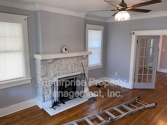 3rd image of 414 N Willett St