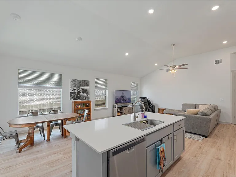 4460 Wilder Farm Ln — Photo 15