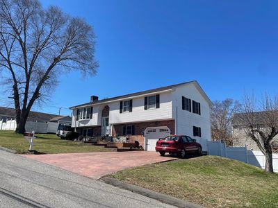 132 Ondrick Dr, Chicopee, MA, 01020
