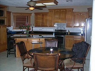 4th image of 1047 Plantation St