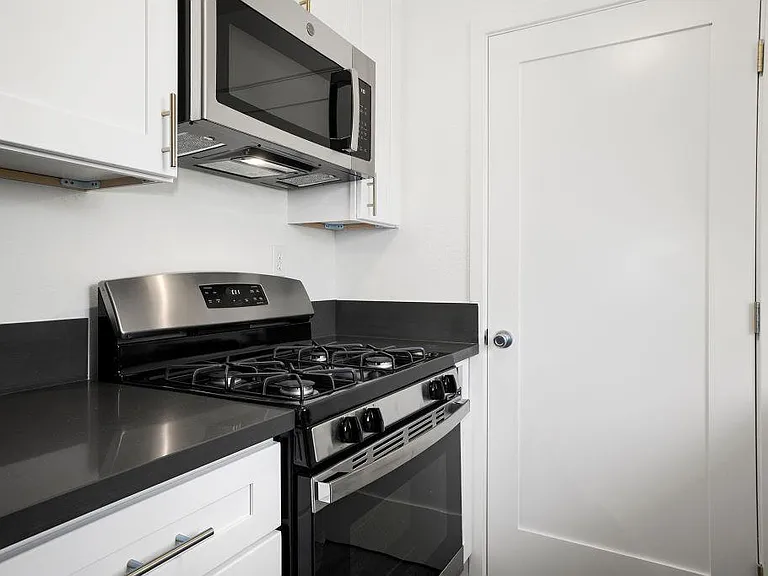 Brody Terrace Apartments — Photo 18