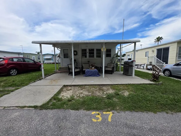 34631 Jeb Stuart St, Zephyrhills, FL 33541