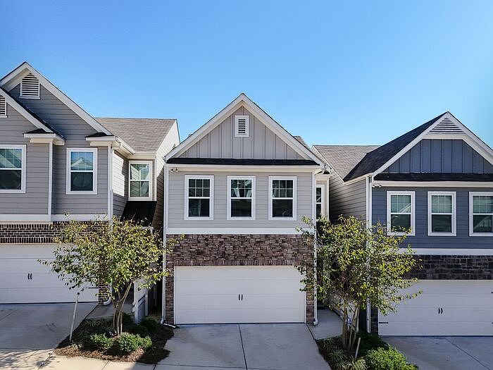 1st image of 213 Turner Ln