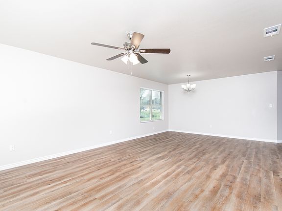 4th image of 2361 S Wall St #A