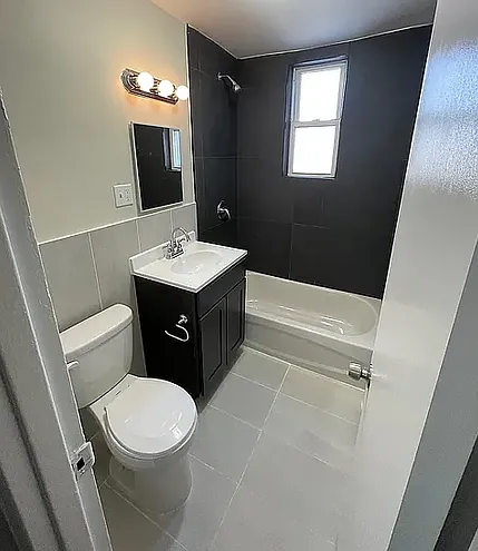 107 Chancellor Ave — Photo 4