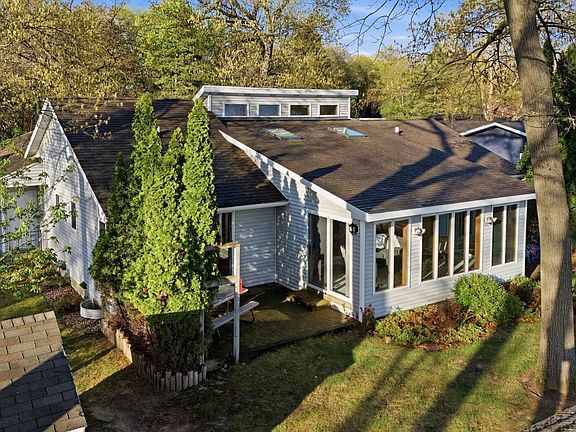 2nd image of W5733 Island Dr
