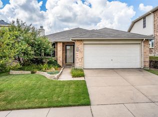 3520 Andalusian Dr, Denton, TX 76210