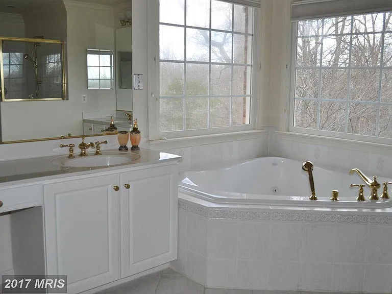 10084 Daniels Run Way — Photo 23