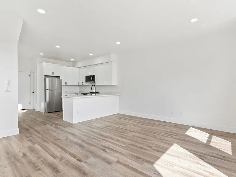 2367 Yakima Ave #D — Photo 18