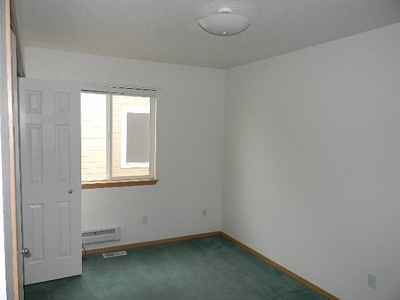 5th image of 821 N Bristol St