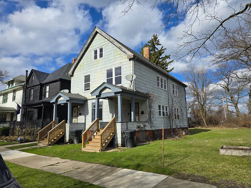 2242 Fischer St #1