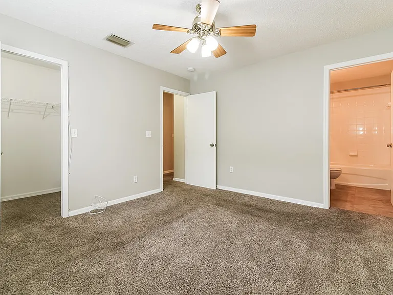 7131 Waterside Dr — Photo 10