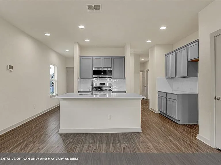 10917 Tildon Ave — Photo 1