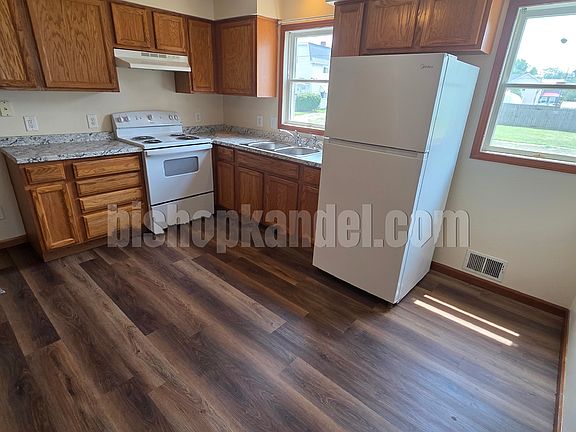 4th image of 138 Allen Ave