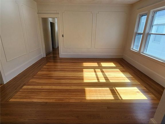 4th image of 49-51 Pembroke Ave Floor 1