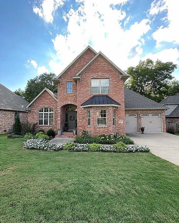 1st image of 1837 N Trillium Ln