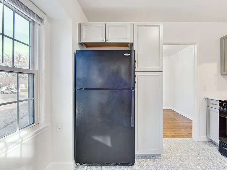 4514 E 7th St — Photo 12