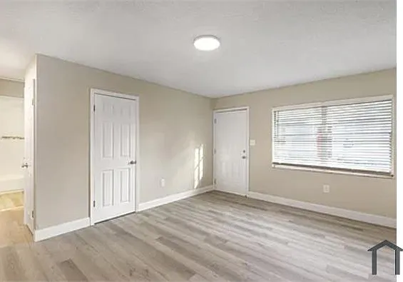 1024 Birchwood Ct — Photo 4