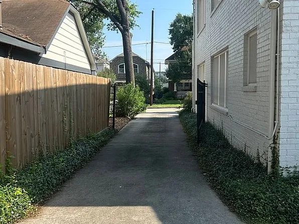 1635 Bonnie Brae St, Houston, TX 77006