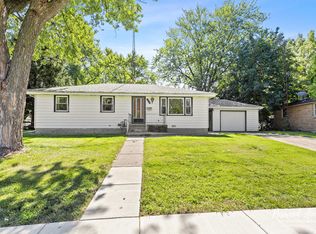 460 Park Ave, Bradley, IL 60915