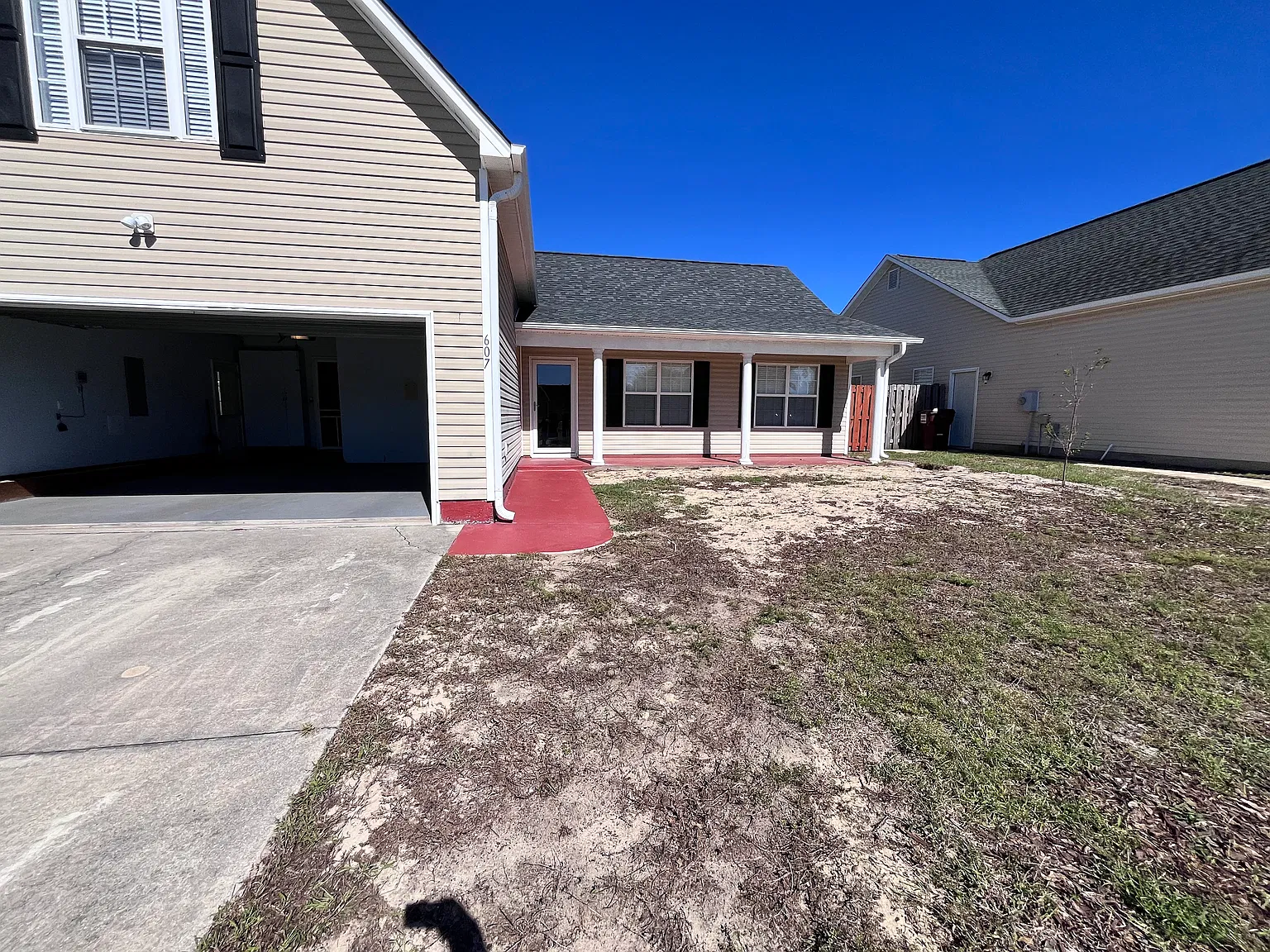 4 bed, 2025 sqft, $2,800 — Photo 2
