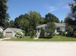 211 Walnut St, Riceville, IA 50466