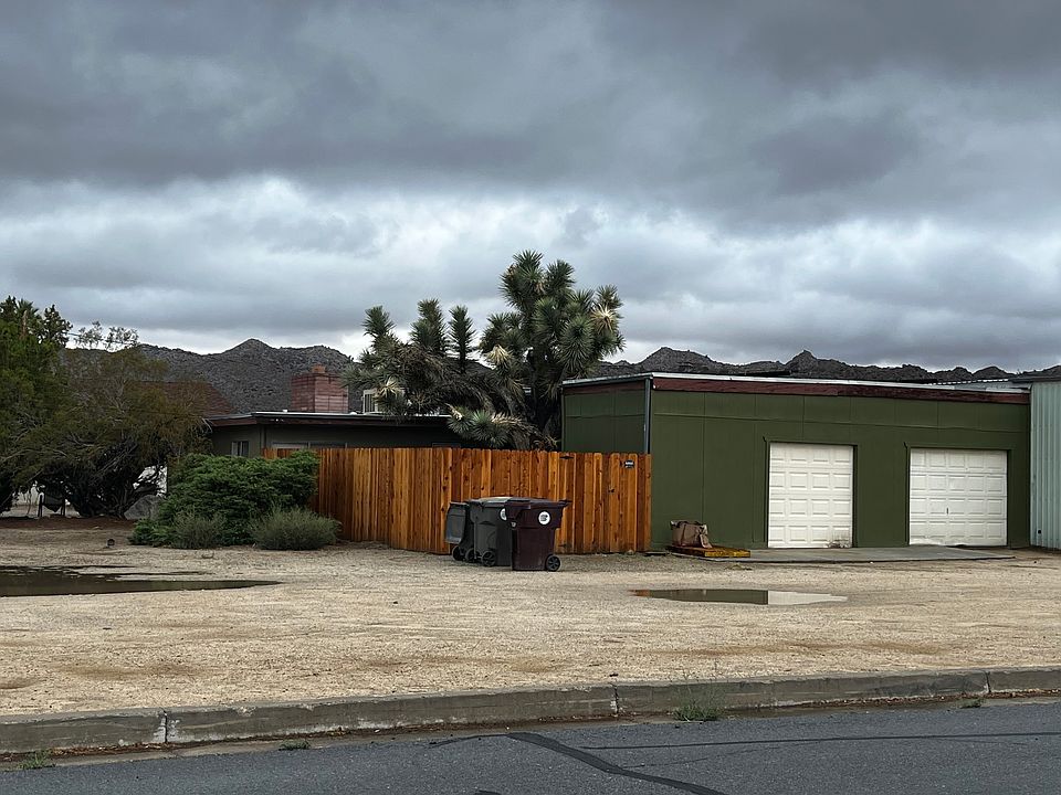 1st image of 57690 Sunnyslope Dr
