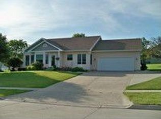 5894 Robin Rd, Pleasant Hill, IA 50327