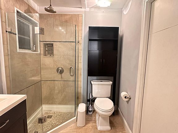 5th image of 190 NE 43rd St