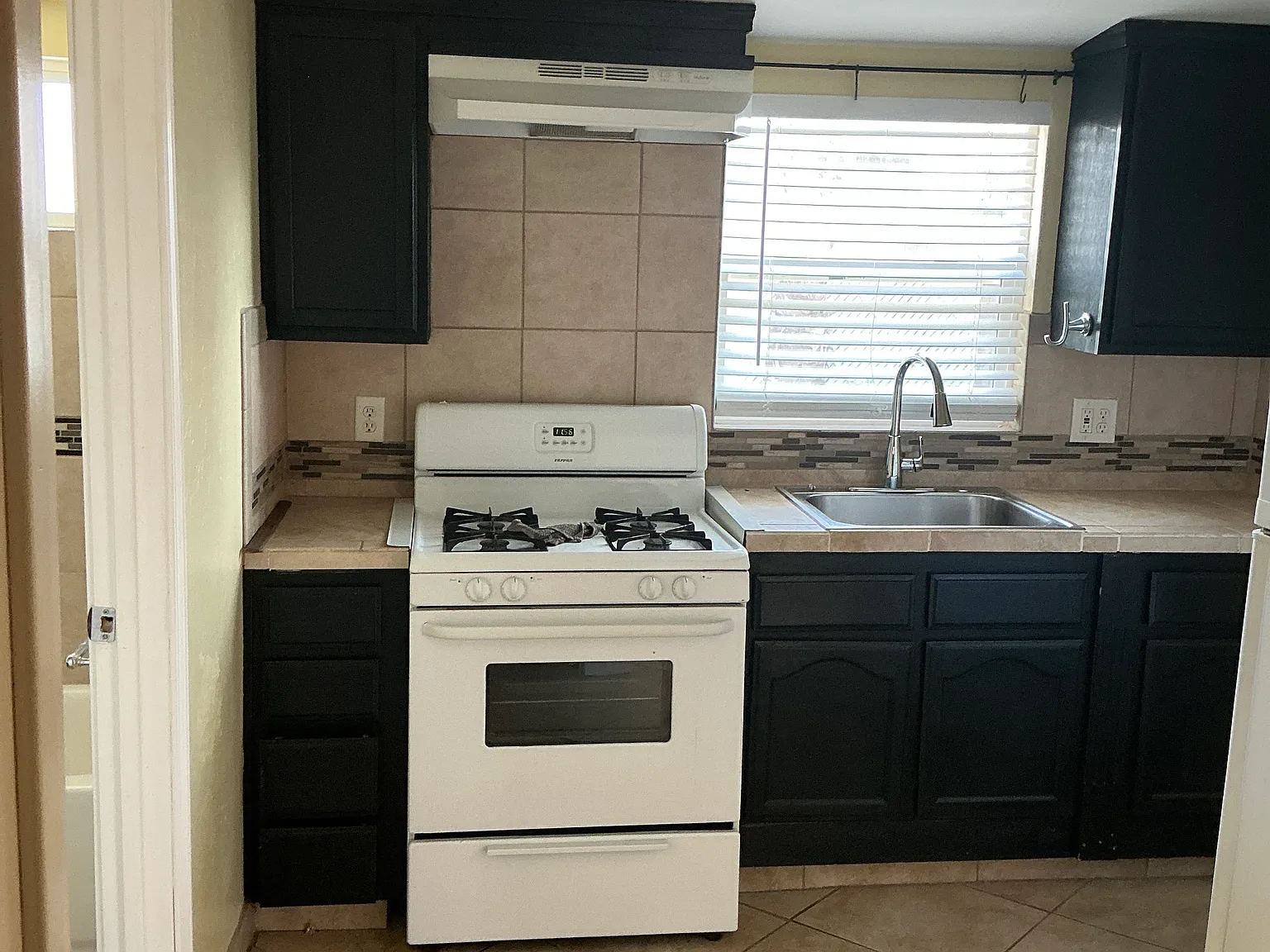 1 bed, $1,200 — Photo 1