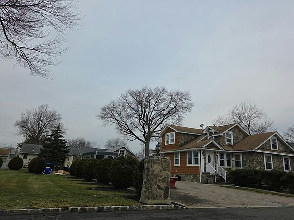3rd image of 19 Locust Ave