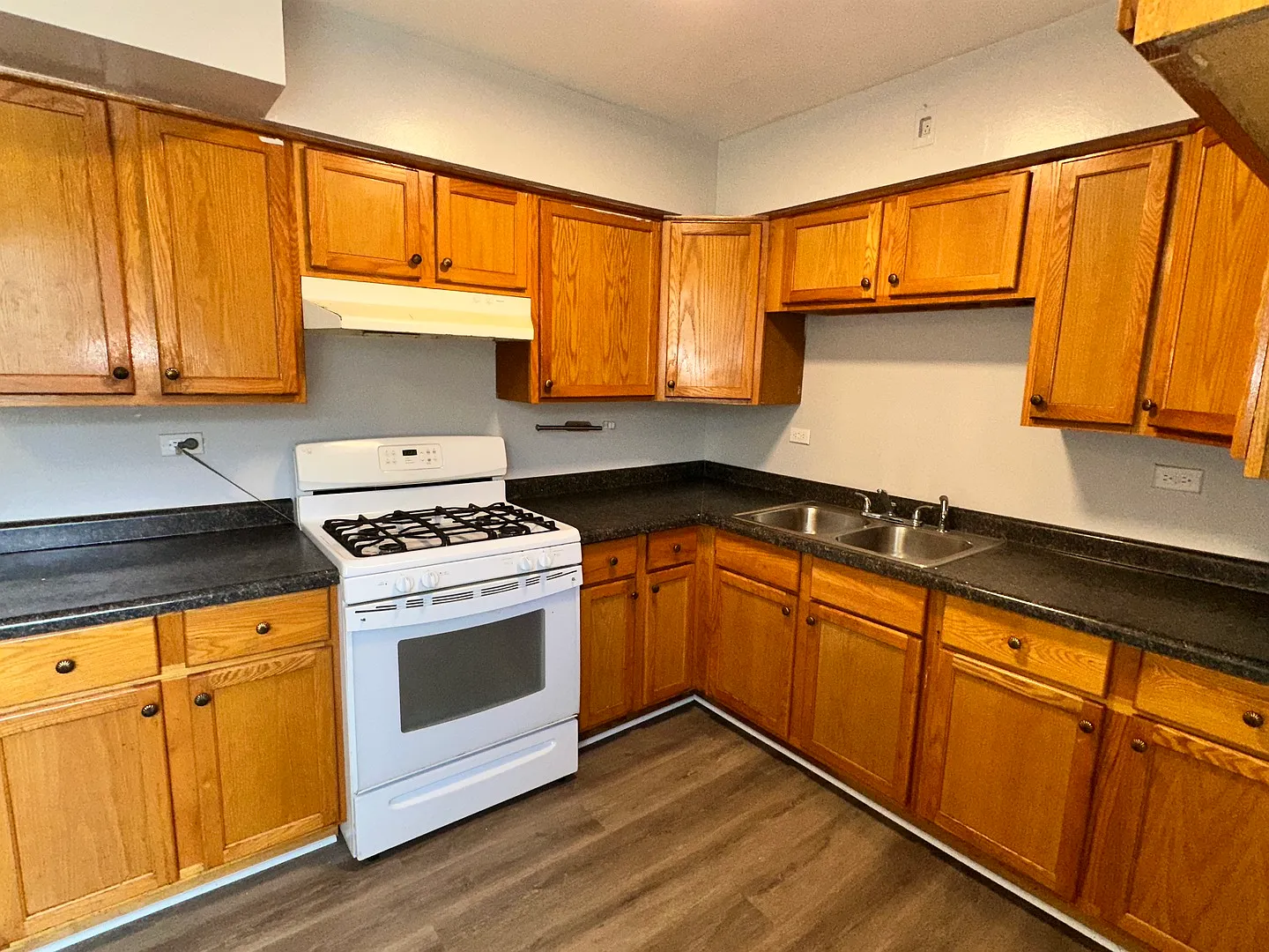 1 bed, 800 sqft, $1,050 — Photo 4