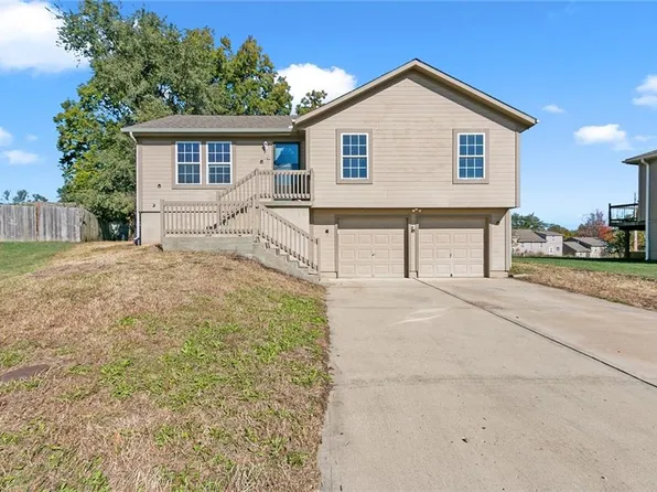 18900 E Lynchburg Pl, Independence, MO 64058