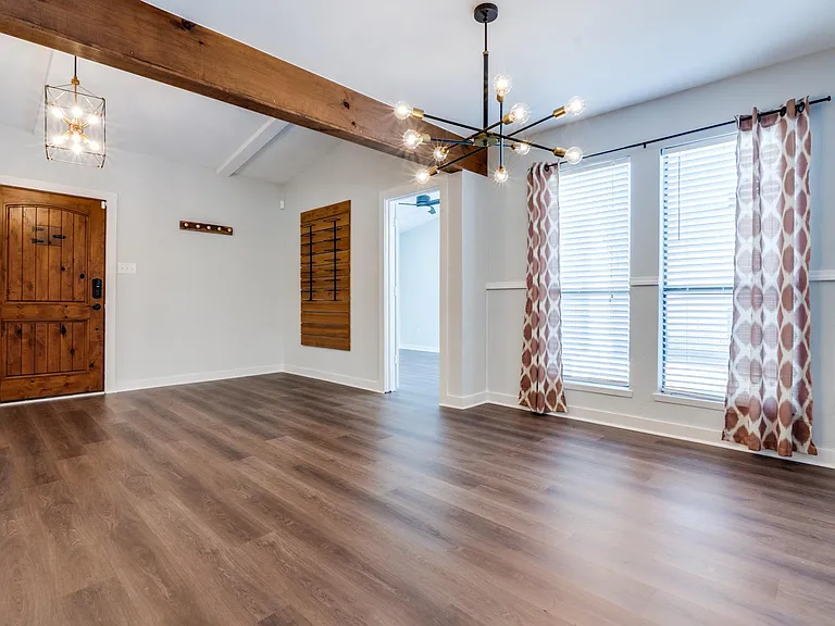 2700 Chancellor Dr — Photo 7