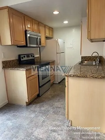 7032 Fair Oaks Blvd — Photo 7