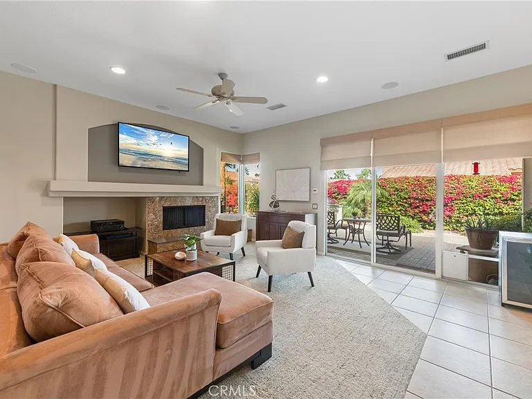 70 Rocio Ct — Photo 13