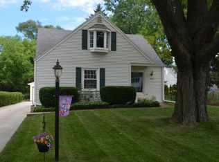 1210 Adelmann Ave, Brookfield, WI 53045