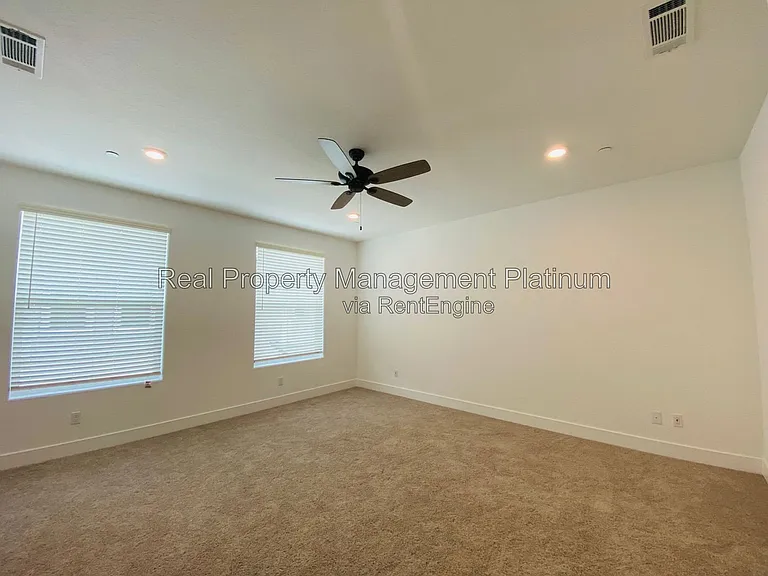 2752 E Tamarind Dr — Photo 5