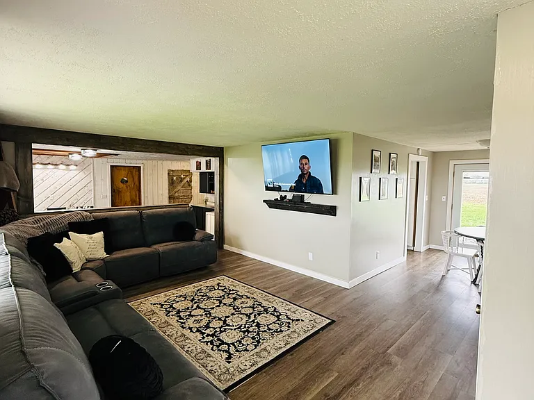 2708 W Judson Rd — Photo 4